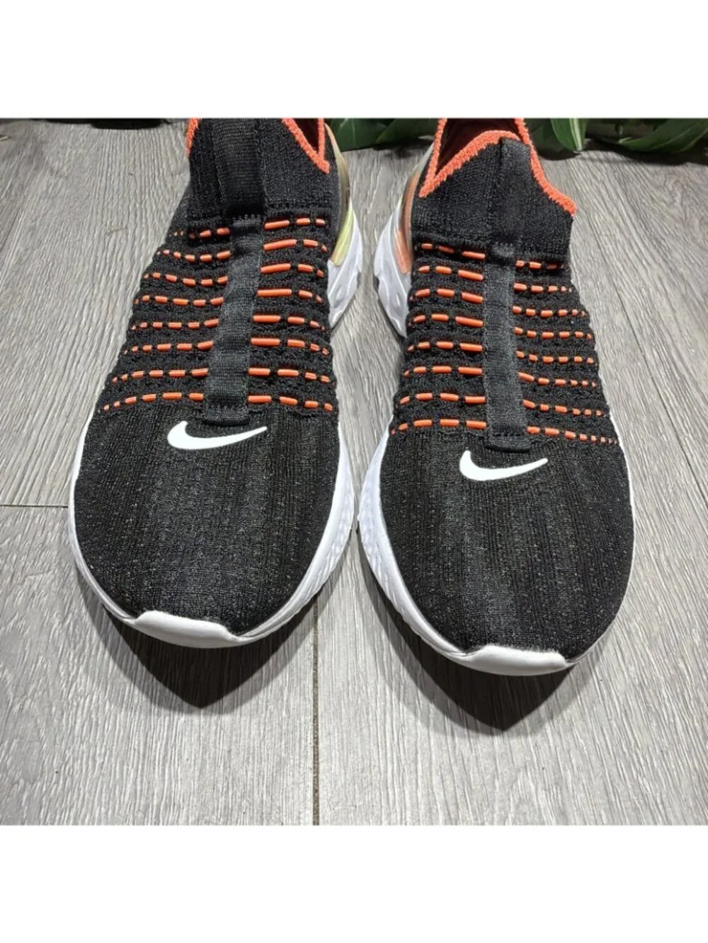 NIKE REACT DD9668-001 Black Coral Slip On Athletic Shoes Womens Size 6 - Picture 3 of 10